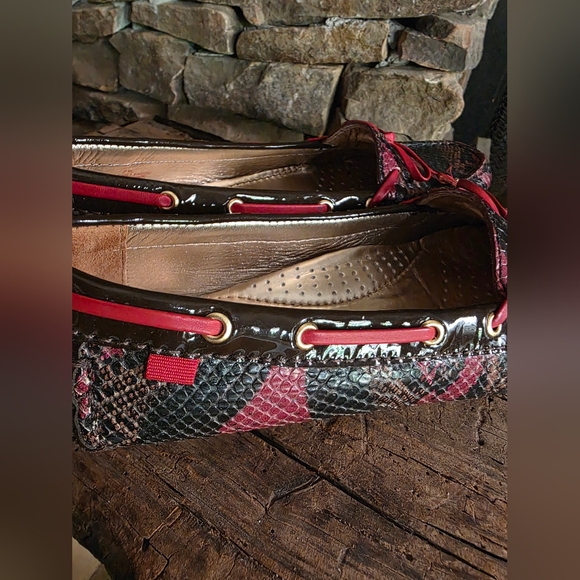 Marc Joseph Black and Red Snakeskin Flats - Picture 4 of 8